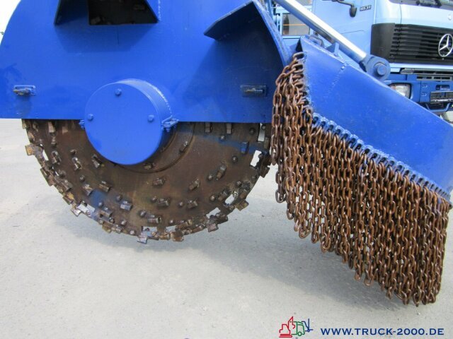 Construction machinery Mercedes-Benz 1831 4x4 Menzi Muck Baum Stubben - Wurzelfräse: picture 12