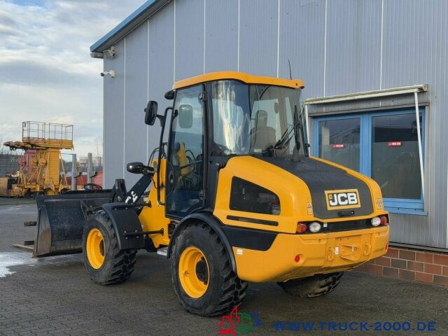 JCB 407 T4 4x4 Radlader Schutzkabine Schaufel +Gabel - Wheel loader: picture 4 JCB 407 T4 4x4 Radlader Schutzkabine Schaufel +Gabel - Wheel loader: picture 4