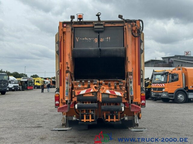 MAN TGS 35.360 8x2 Zoeller 29m³ Medium Schüttung 1.3 - Garbage truck: picture 3 MAN TGS 35.360 8x2 Zoeller 29m³ Medium Schüttung 1.3 - Garbage truck: picture 3