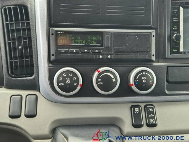 Mitsubishi Canter Fuso 6S15 Winter Schneeschild Salzstreuer - Skip loader truck: picture 4 Mitsubishi Canter Fuso 6S15 Winter Schneeschild Salzstreuer - Skip loader truck: picture 4