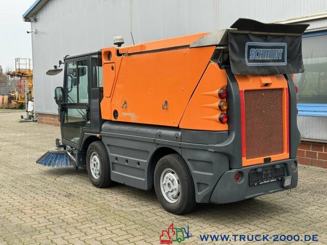 Schmidt Swingo Compact 200 4 Radlenkung Kehren + Sprühen - Road sweeper: picture 4 Schmidt Swingo Compact 200 4 Radlenkung Kehren + Sprühen - Road sweeper: picture 4