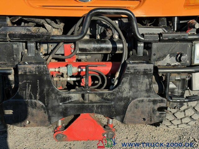 Truck Unimog U 400 4x4 Winterdienst epoke Salzstreuer 238 PS: picture 14