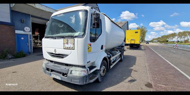 Renault MIDLUM 220 GAS / LPG - Tanker truck: picture 2 Renault MIDLUM 220 GAS / LPG - Tanker truck: picture 2