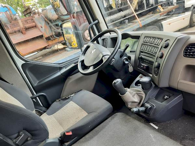 Renault MIDLUM 220 - Cab chassis truck: picture 4 Renault MIDLUM 220 - Cab chassis truck: picture 4