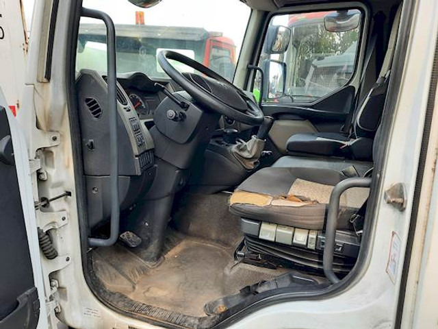 Renault MIDLUM 220 - Cab chassis truck: picture 3 Renault MIDLUM 220 - Cab chassis truck: picture 3