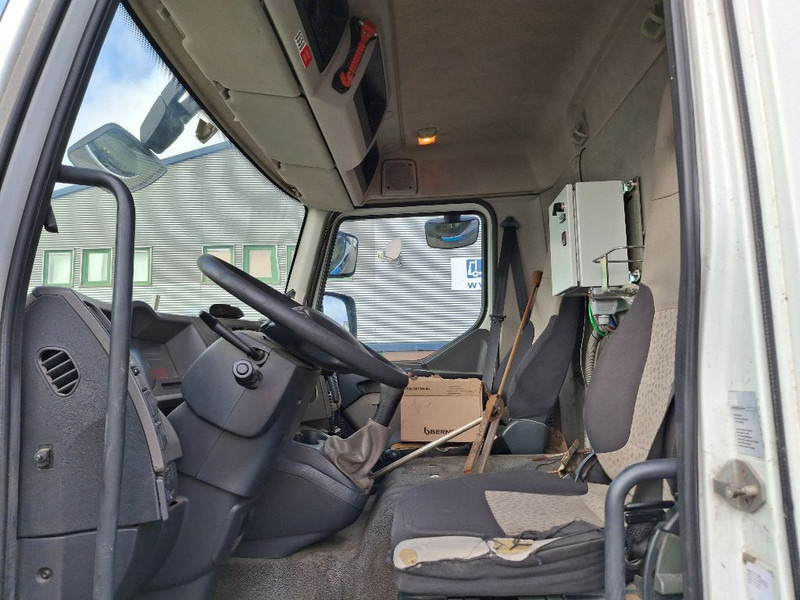 Renault MIDLUM 280DXI - Tanker truck: picture 4 Renault MIDLUM 280DXI - Tanker truck: picture 4