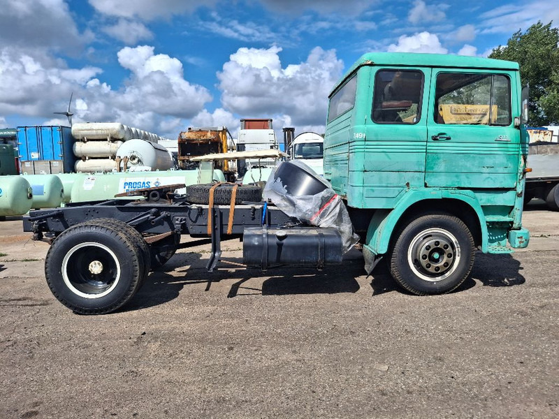 Tractor unit Mercedes-Benz 911: picture 17