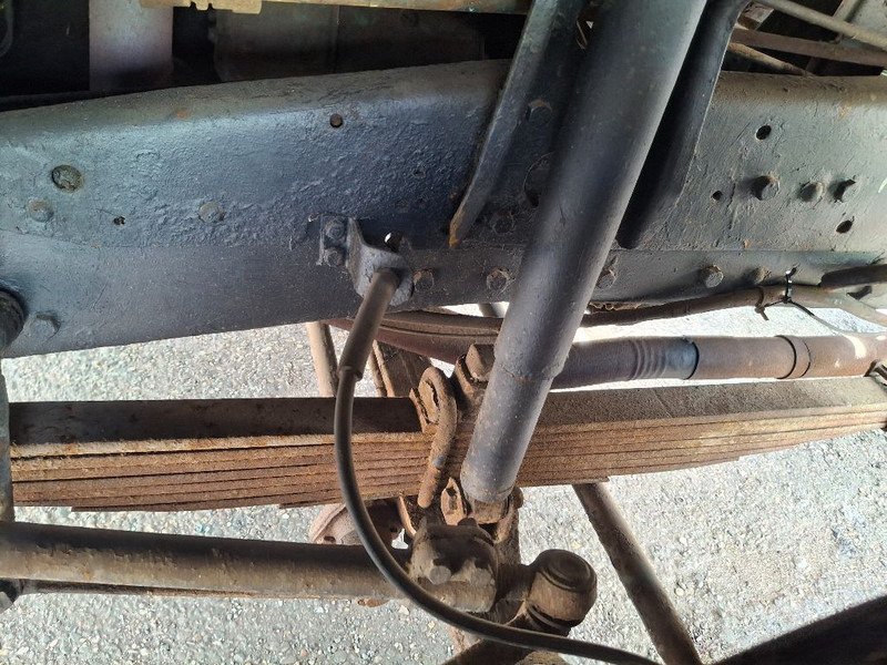 Tractor unit Mercedes-Benz 911: picture 10