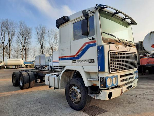 Volvo F 12 6*4 STEEL SUSPENSION - Cab chassis truck: picture 4 Volvo F 12 6*4 STEEL SUSPENSION - Cab chassis truck: picture 4