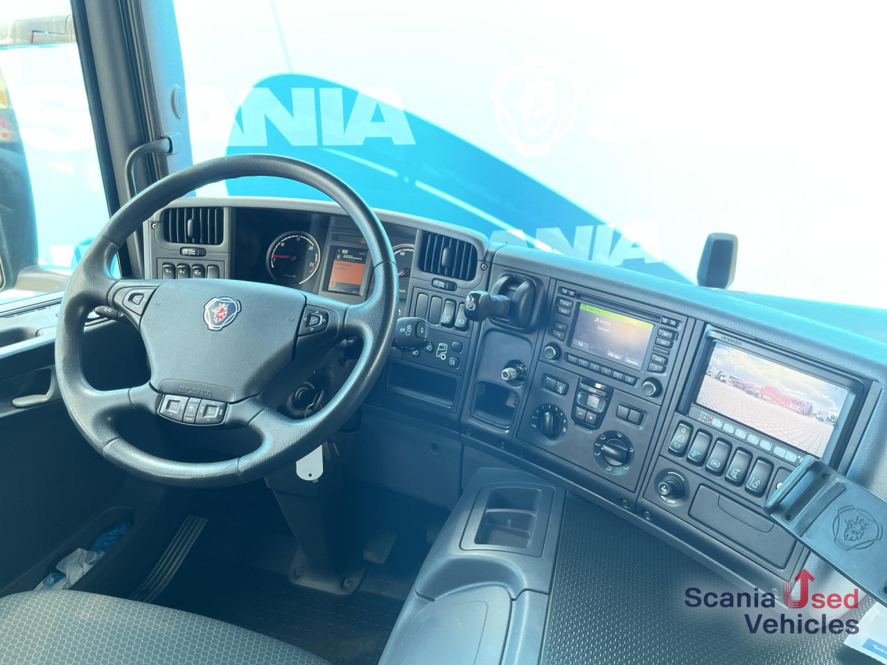 SCANIA P 320 DB4x2MNB RETARDER FULL AIR CURTAIN TAILLIFT - Dropside/ Flatbed truck: picture 5 SCANIA P 320 DB4x2MNB RETARDER FULL AIR CURTAIN TAILLIFT - Dropside/ Flatbed truck: picture 5