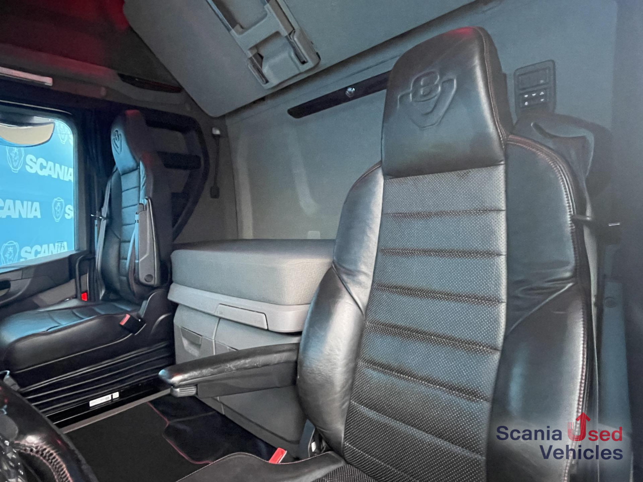 SCANIA R 650 B6x4NB RETARDER V8 WOOD KESLA 2112T CRANE - Timber truck, Crane truck: picture 4 SCANIA R 650 B6x4NB RETARDER V8 WOOD KESLA 2112T CRANE - Timber truck, Crane truck: picture 4