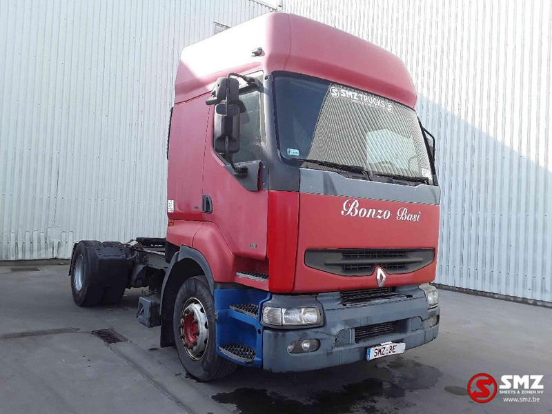 Renault Premium 400 manual pump - Tractor unit: picture 1 Renault Premium 400 manual pump - Tractor unit: picture 1
