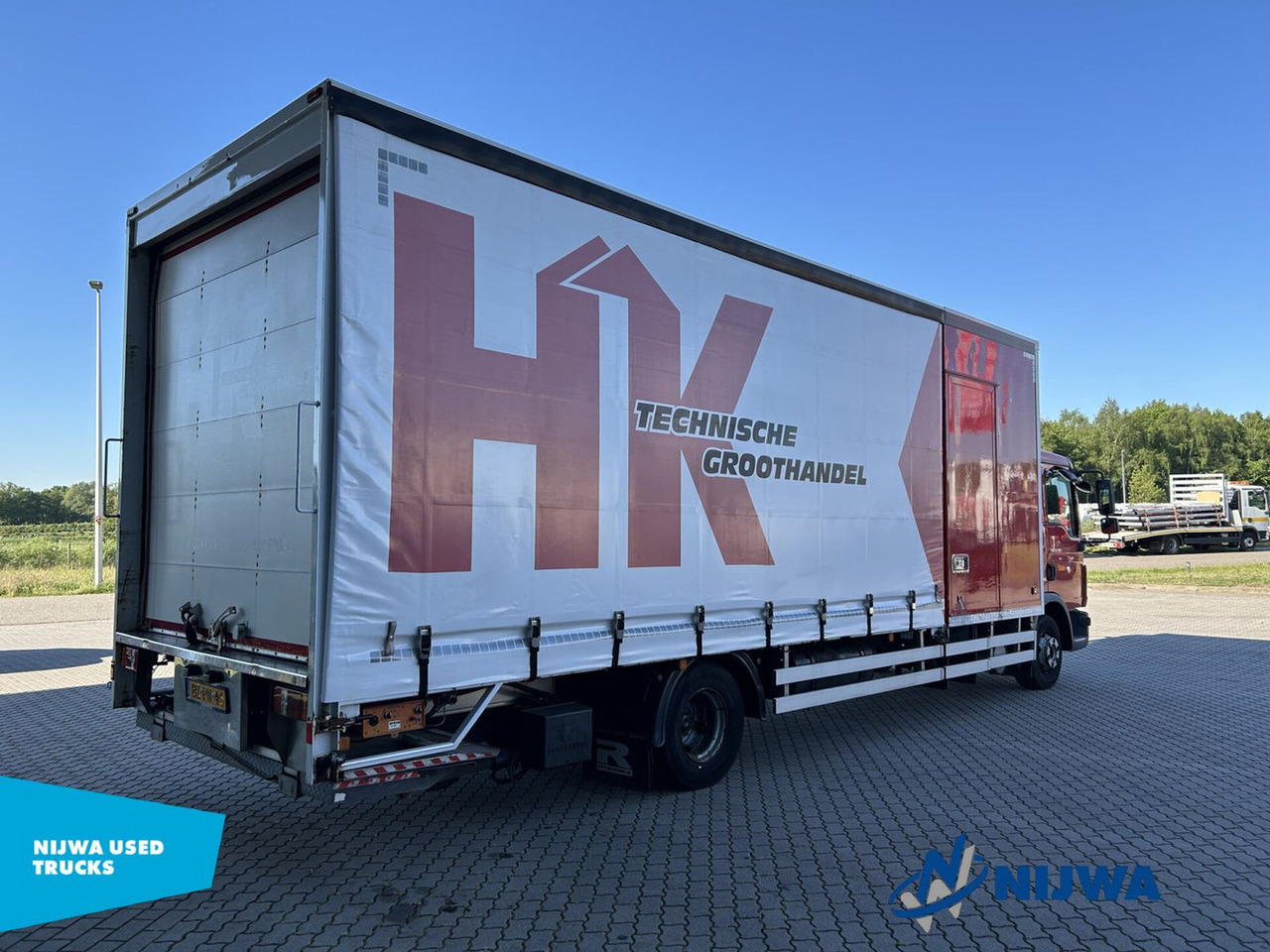 MAN TGL 12.180 4x2 Roldeur + Laadklep - Curtain side truck: picture 3 MAN TGL 12.180 4x2 Roldeur + Laadklep - Curtain side truck: picture 3