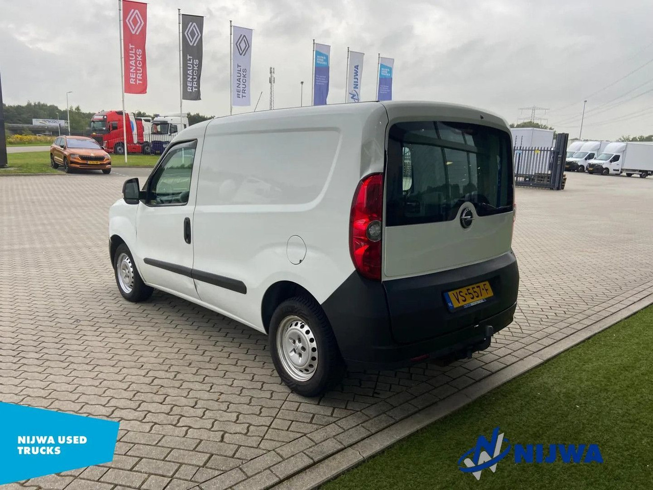 Opel Combo Airco + Trekhaak Kasten - Small van: picture 4 Opel Combo Airco + Trekhaak Kasten - Small van: picture 4