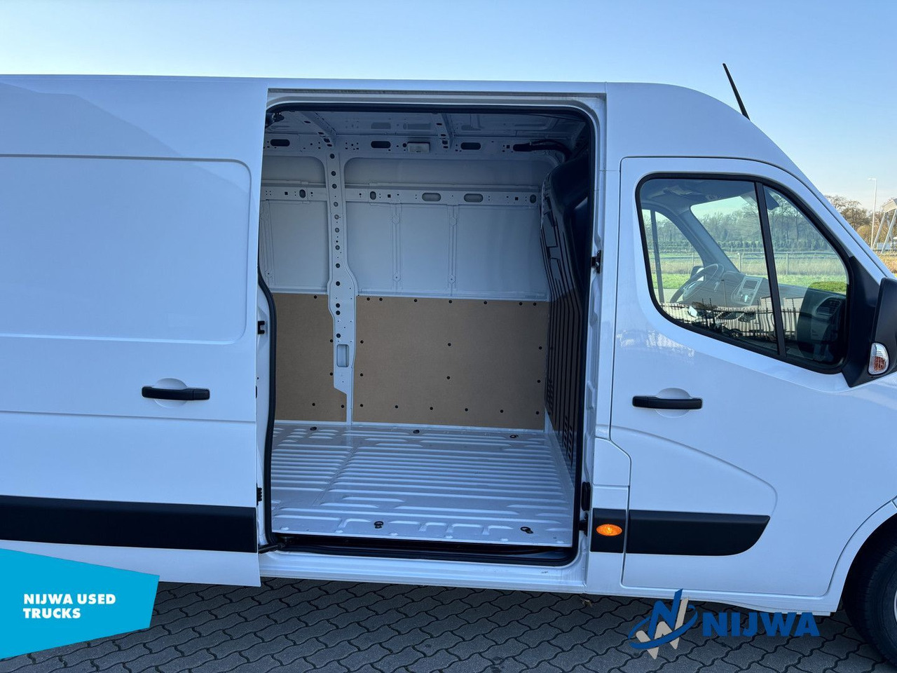 Small van Renault Master 135 L3H2 Parkeersensoren + Cruise control: picture 11