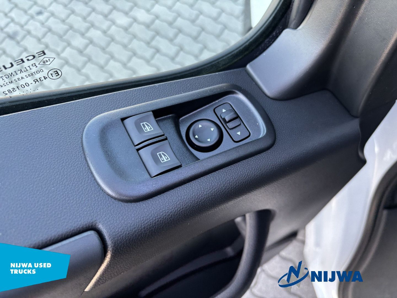 Small van Renault Master 135 L3H2 Parkeersensoren + Cruise control: picture 10