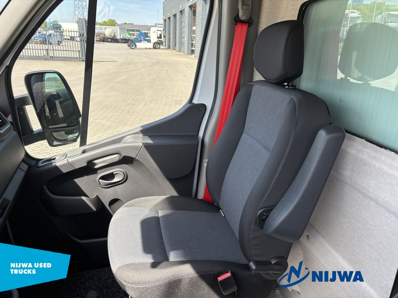 Panel van Renault Master T35 165 Camera + Hulpluchtvering Kasten: picture 14