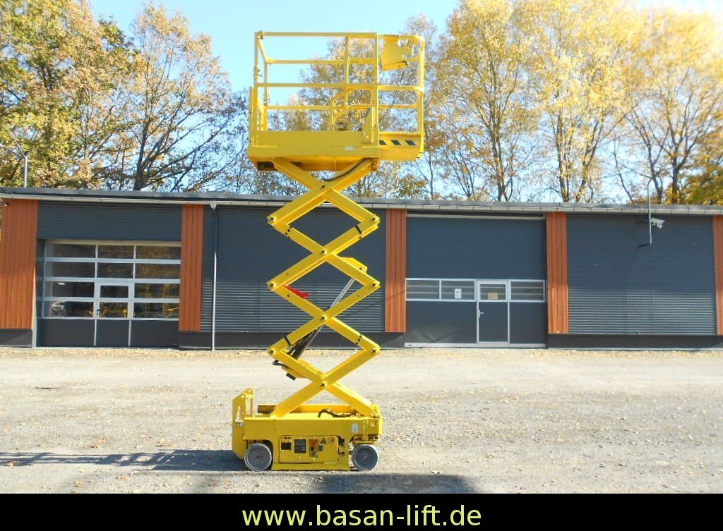 Genie GS 1330, Leichtscherenarbeitsbühne Genie 5,9 m Genie GS 1330, Leichtscherenarbeitsbühne Genie 5,9 m - Scissor lift: picture 1 Genie GS 1330, Leichtscherenarbeitsbühne Genie 5,9 m Genie GS 1330, Leichtscherenarbeitsbühne Genie 5,9 m - Scissor lift: picture 1