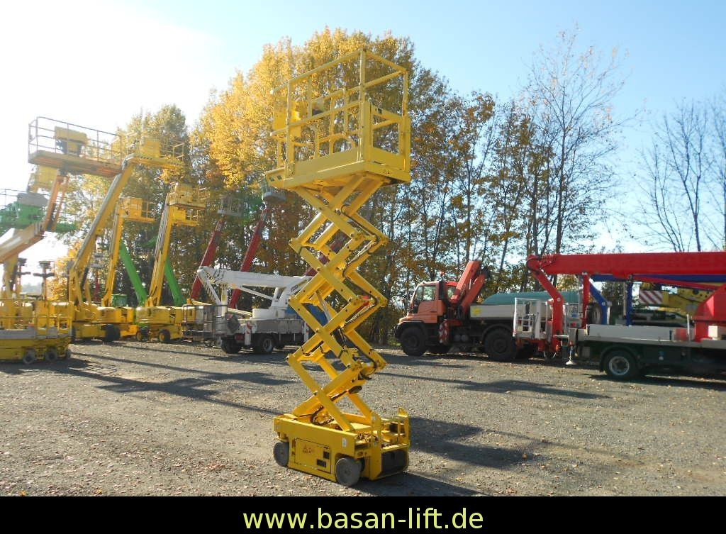 Genie GS 1330, Leichtscherenarbeitsbühne Genie 5,9 m Genie GS 1330, Leichtscherenarbeitsbühne Genie 5,9 m - Scissor lift: picture 3 Genie GS 1330, Leichtscherenarbeitsbühne Genie 5,9 m Genie GS 1330, Leichtscherenarbeitsbühne Genie 5,9 m - Scissor lift: picture 3