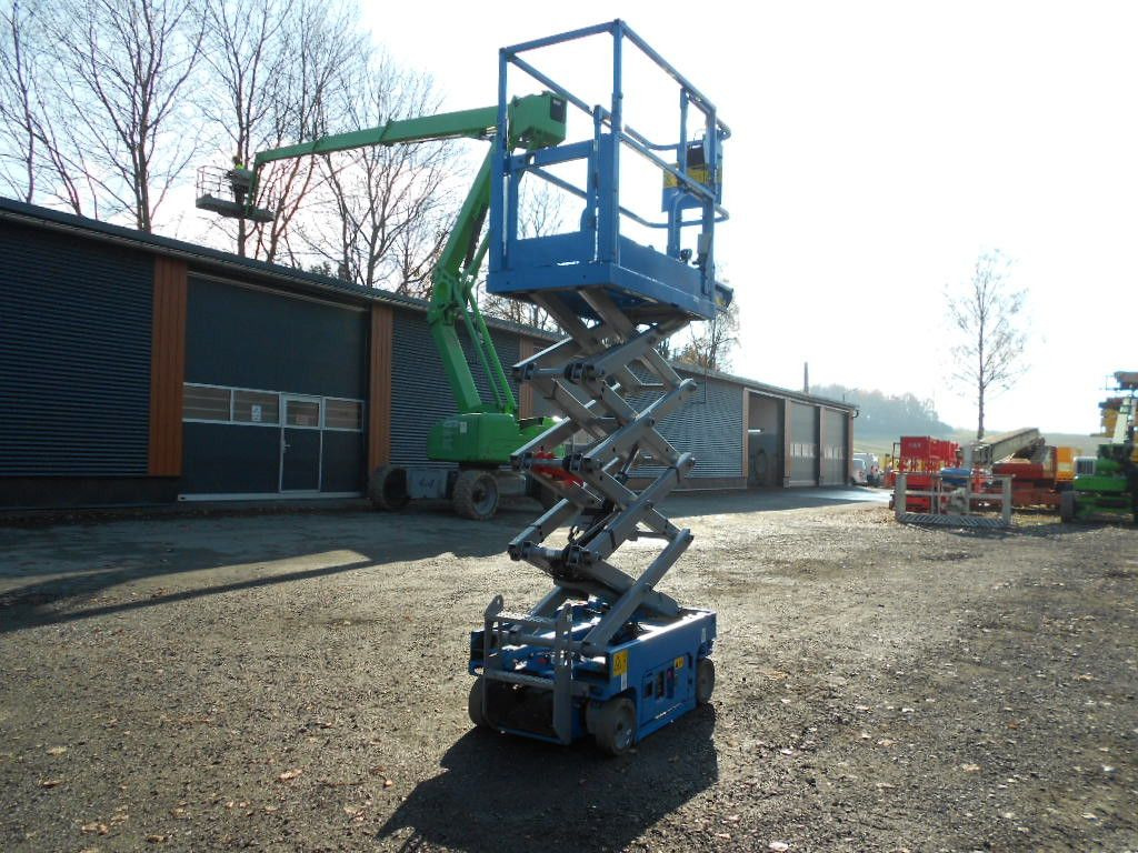 Genie GS 1330, Scherenarbeitsbühne Genie 5,9 m Genie GS 1330, Scherenarbeitsbühne Genie 5,9 m - Scissor lift: picture 2 Genie GS 1330, Scherenarbeitsbühne Genie 5,9 m Genie GS 1330, Scherenarbeitsbühne Genie 5,9 m - Scissor lift: picture 2