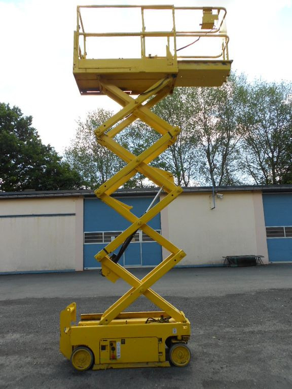 Genie GS 1930, Scherenarbeitsbühne Genie 8 m - Scissor lift: picture 1 Genie GS 1930, Scherenarbeitsbühne Genie 8 m - Scissor lift: picture 1