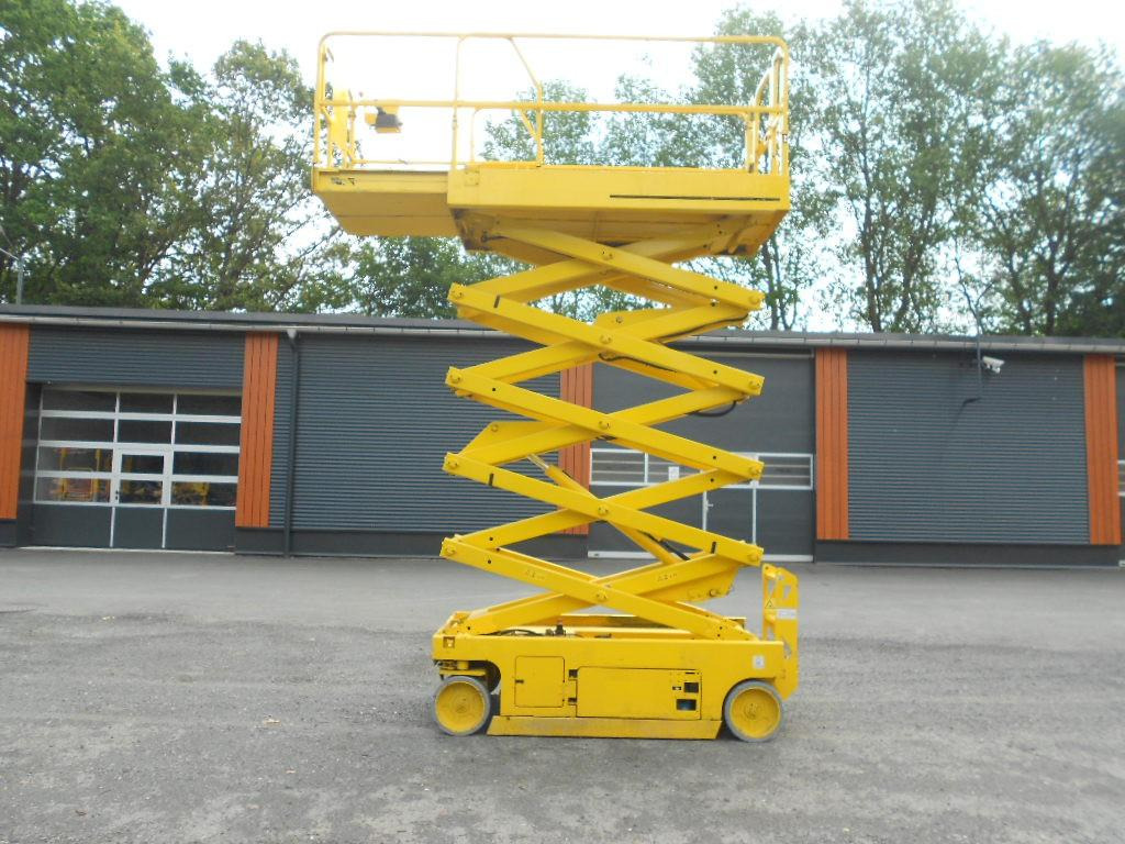 Genie GS 3246, Scherenarbeitsbühne Genie 11,9 m Genie GS 3246, Scherenarbeitsbühne Genie 11,9 m - Scissor lift: picture 1 Genie GS 3246, Scherenarbeitsbühne Genie 11,9 m Genie GS 3246, Scherenarbeitsbühne Genie 11,9 m - Scissor lift: picture 1