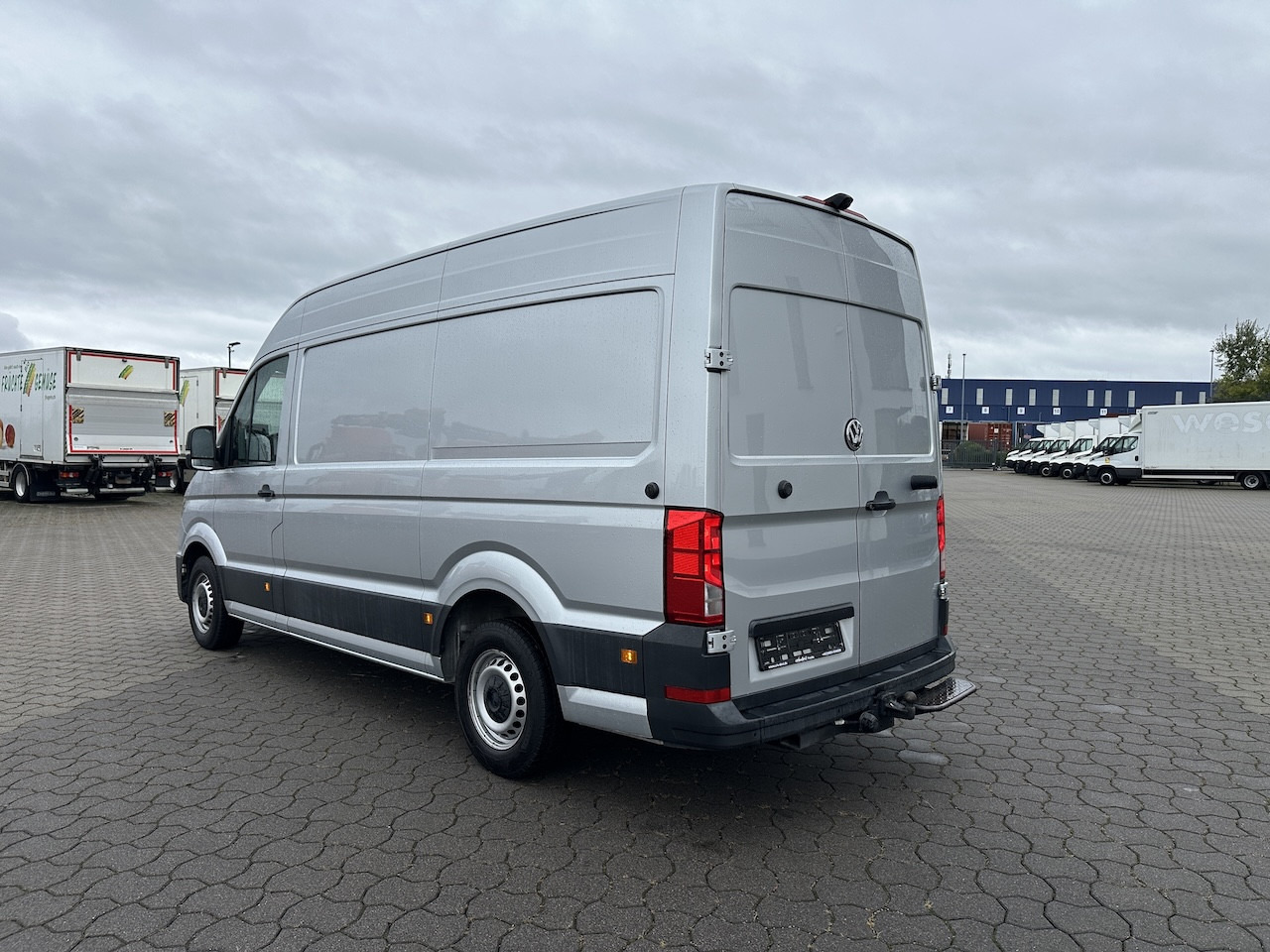 VW Crafter 2.0 TDI Kasten hoch AHK RFK PDC FSE BT - Commercial vehicle: picture 4 VW Crafter 2.0 TDI Kasten hoch AHK RFK PDC FSE BT - Commercial vehicle: picture 4