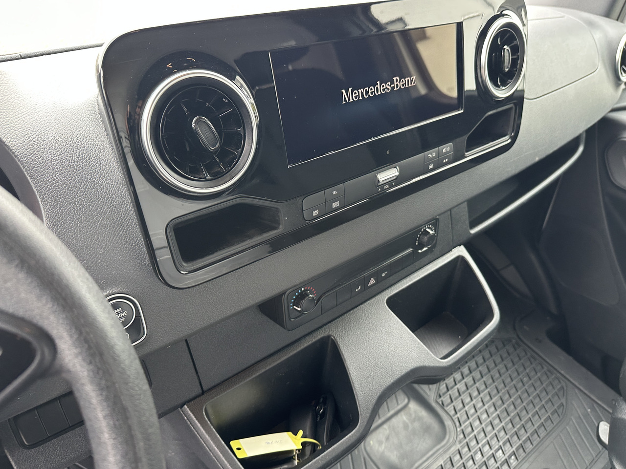 Mercedes-Benz Sprinter 319 CDI Koffer LBW RFK SH Tempomat - Closed box van: picture 2 Mercedes-Benz Sprinter 319 CDI Koffer LBW RFK SH Tempomat - Closed box van: picture 2