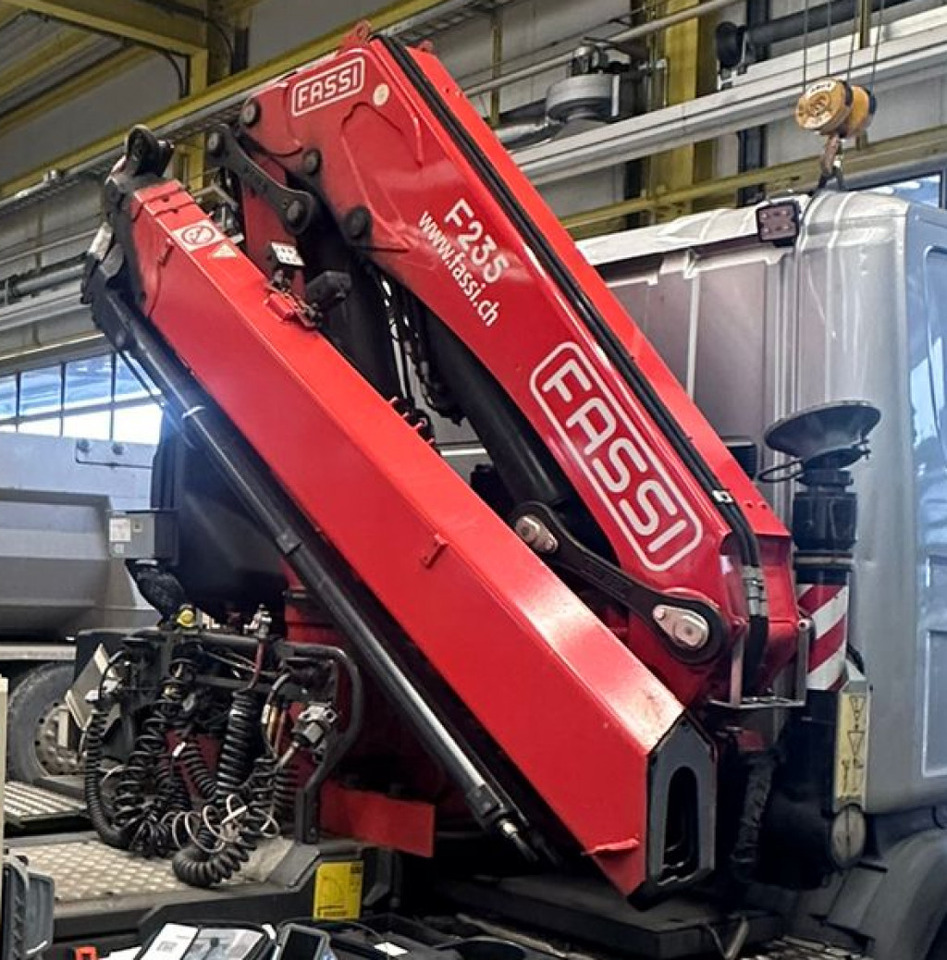 Palfinger FASSI F 235 A.2.23 Kran + Funk - Truck mounted crane: picture 4 Palfinger FASSI F 235 A.2.23 Kran + Funk - Truck mounted crane: picture 4