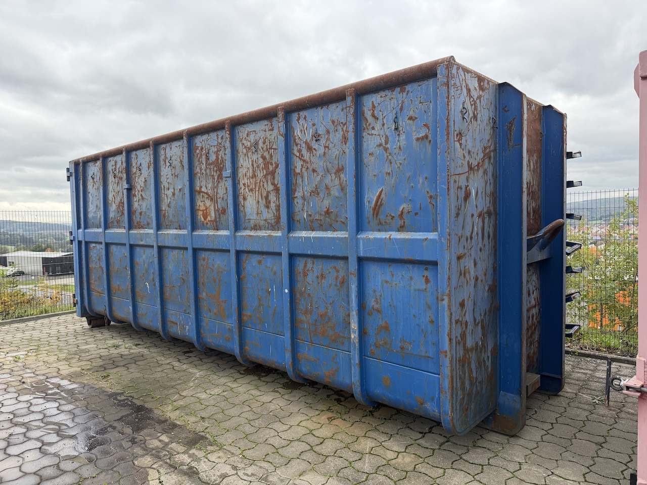 Mercedes-Benz Abrollcontainer   Abrollmulde 37 cbm - Truck: picture 1 Mercedes-Benz Abrollcontainer   Abrollmulde 37 cbm - Truck: picture 1