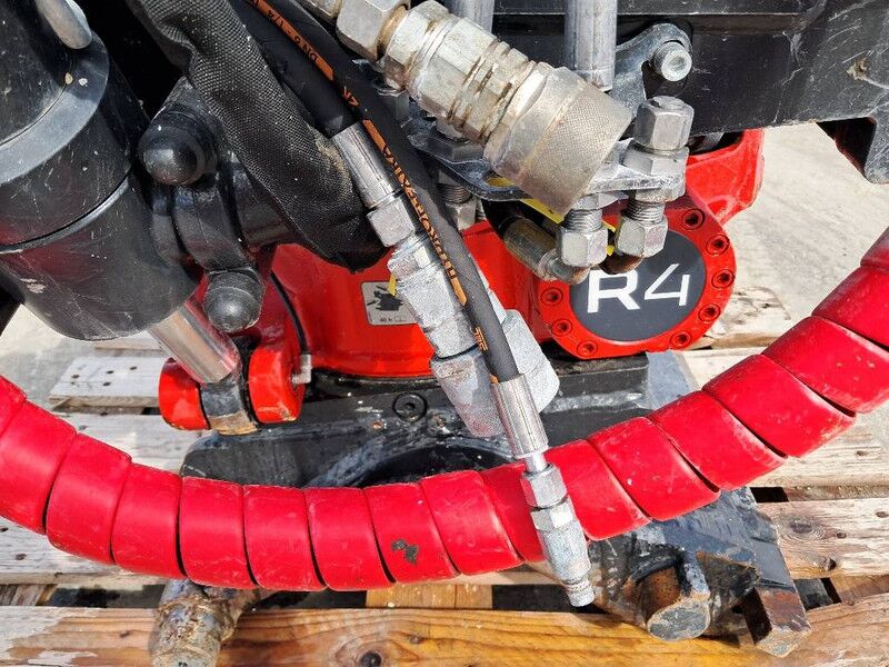 Attachment for Construction machinery ROTOTILT R4: picture 8