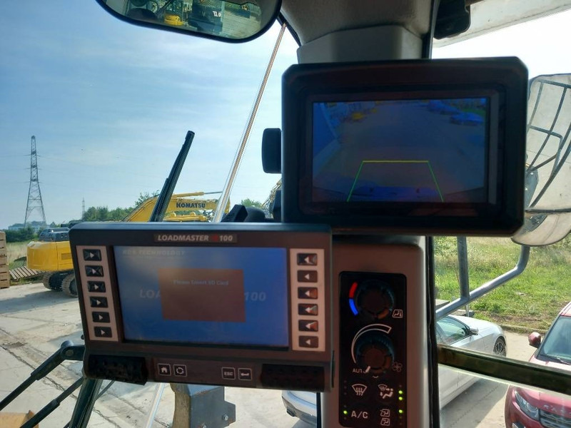 Wheel loader Komatsu WA475-10: picture 16