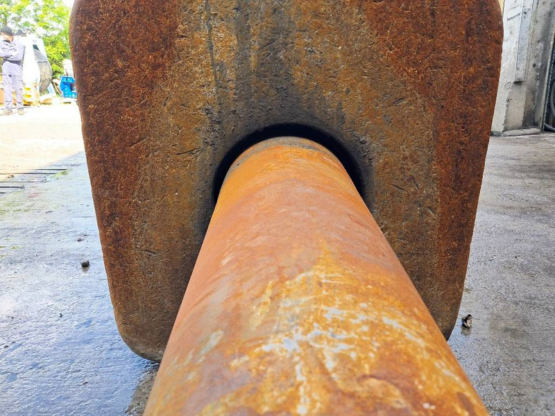 MONTABERT BRV7000 - Hydraulic hammer for Construction machinery: picture 4 MONTABERT BRV7000 - Hydraulic hammer for Construction machinery: picture 4