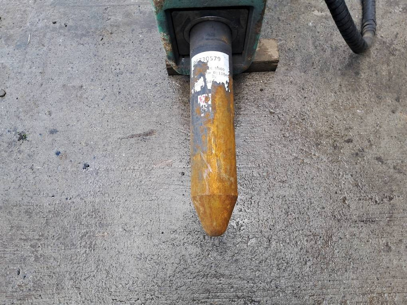MONTABERT M900 - Hydraulic hammer for Construction machinery: picture 3 MONTABERT M900 - Hydraulic hammer for Construction machinery: picture 3