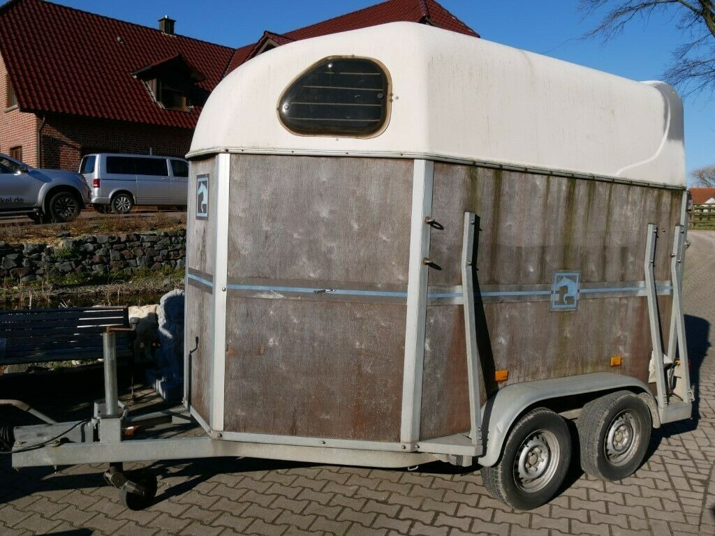 Holz Poly 2 Pferde Holz Poly 2 Pferde - Horse trailer: picture 1 Holz Poly 2 Pferde Holz Poly 2 Pferde - Horse trailer: picture 1