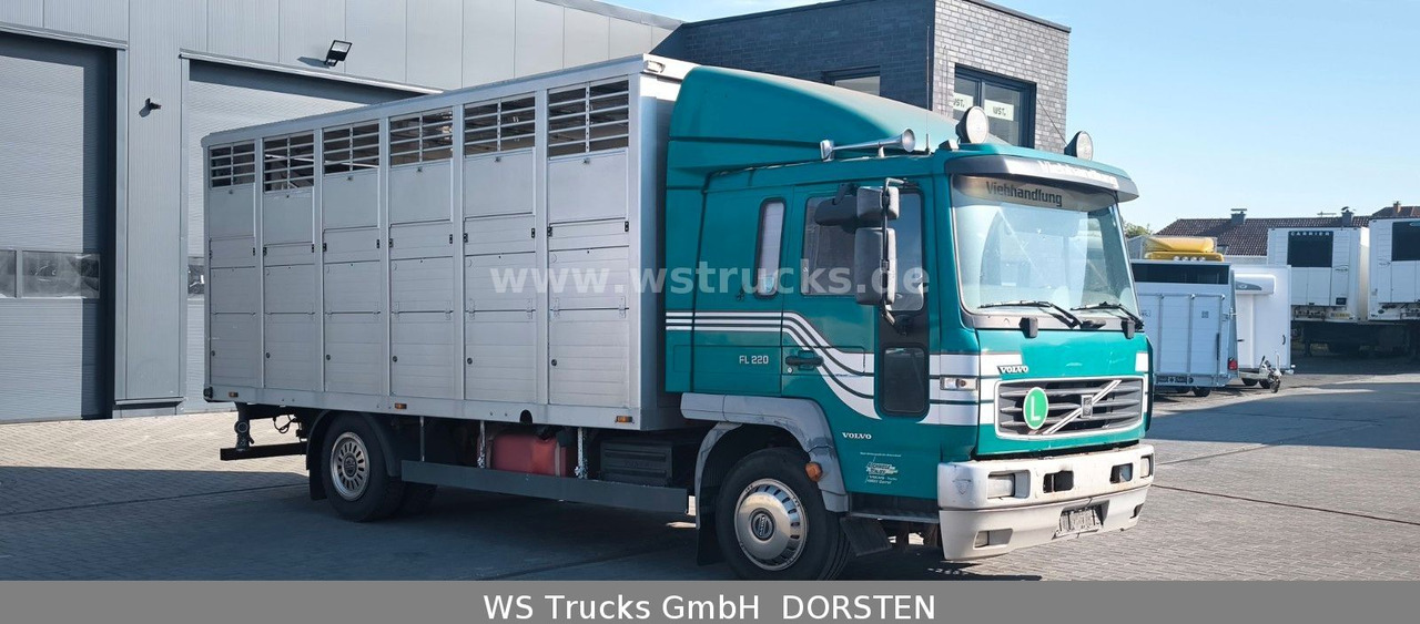 Volvo FL 220 Einstock Großvieh - Livestock truck: picture 2 Volvo FL 220 Einstock Großvieh - Livestock truck: picture 2