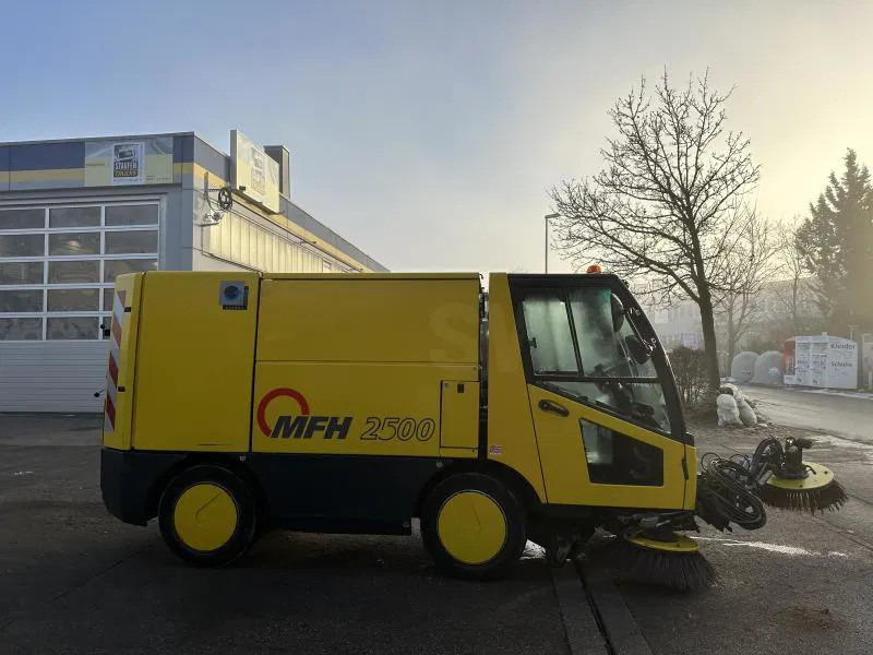 New Industrial sweeper Diversen MFH 2500 Kehrmaschine Klima 3 Besen AEBI MATEC MFH 2500 Kehrmaschine Klima 3 Besen: picture 9