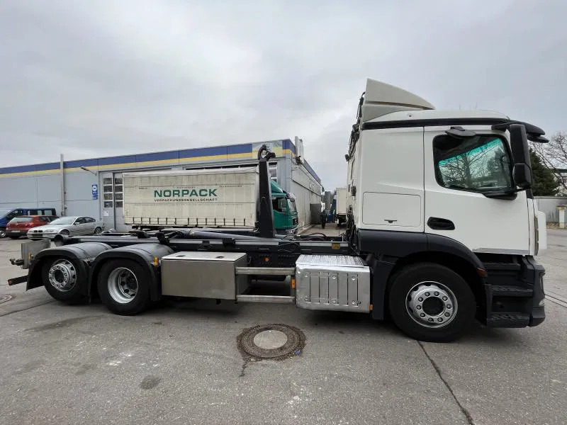 Mercedes-Benz Actros 2543 BL 6x2 MEILLER Abroller TÜV NEU! - Hook lift truck: picture 5 Mercedes-Benz Actros 2543 BL 6x2 MEILLER Abroller TÜV NEU! - Hook lift truck: picture 5