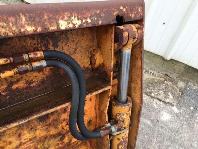 CASE 2340mm - Type tractopelle - Loader bucket: picture 2 CASE 2340mm - Type tractopelle - Loader bucket: picture 2