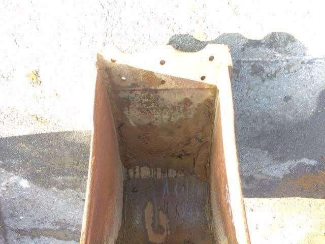 CATERPILLAR 430mm - Type Tractopelle - Excavator bucket: picture 2 CATERPILLAR 430mm - Type Tractopelle - Excavator bucket: picture 2