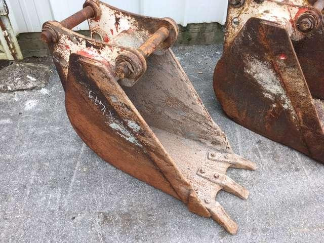 CATERPILLAR 450mm - Tractopelle - Excavator bucket: picture 1 CATERPILLAR 450mm - Tractopelle - Excavator bucket: picture 1