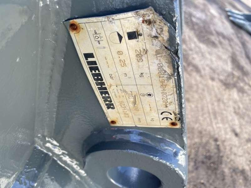 Excavator bucket for Construction machinery LIEBHERR SW33 - 550mm: picture 9