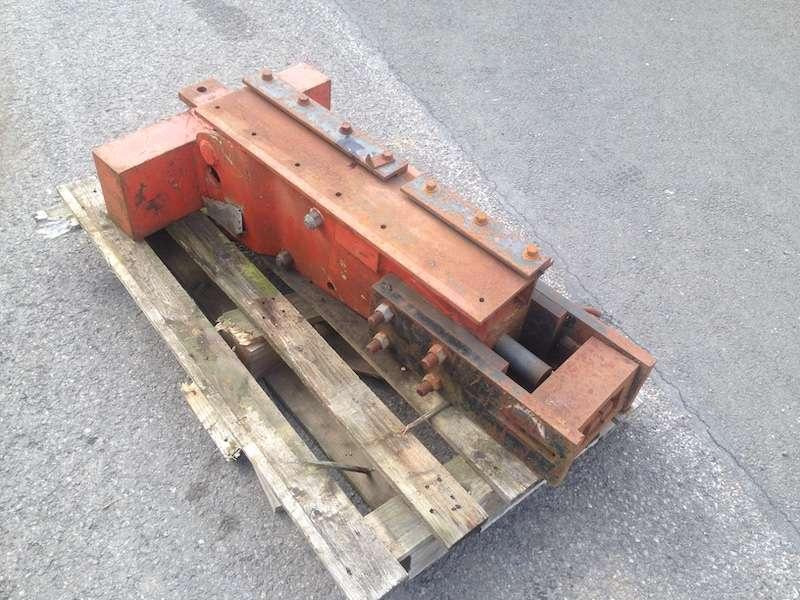 MONTABERT BATEUR A PAL PLANCHE TYPE 70 - Hydraulic hammer: picture 1 MONTABERT BATEUR A PAL PLANCHE TYPE 70 - Hydraulic hammer: picture 1