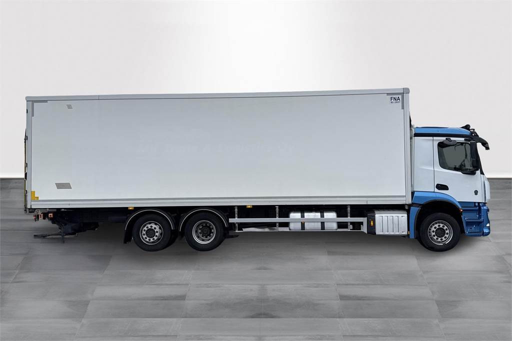 Mercedes-Benz 2546 6x2 L 9,4m Ksa-kori - Box truck: picture 4 Mercedes-Benz 2546 6x2 L 9,4m Ksa-kori - Box truck: picture 4