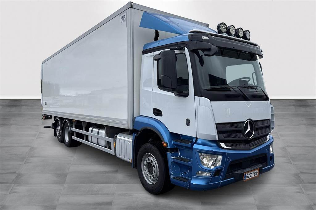 Mercedes-Benz 2546 6x2 L 9,4m Ksa-kori - Box truck: picture 3 Mercedes-Benz 2546 6x2 L 9,4m Ksa-kori - Box truck: picture 3