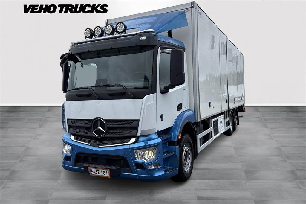 Mercedes-Benz 2546 6x2 L - Box truck: picture 1 Mercedes-Benz 2546 6x2 L - Box truck: picture 1