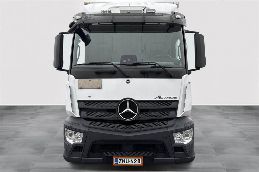 Mercedes-Benz ACTROS 1827 5 KSA-kori +PL - Box truck: picture 3 Mercedes-Benz ACTROS 1827 5 KSA-kori +PL - Box truck: picture 3