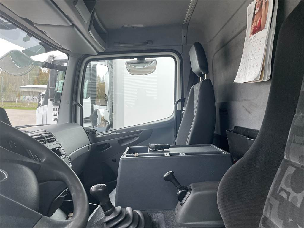 Mercedes-Benz ATEGO 1524L/42 - Box truck: picture 3 Mercedes-Benz ATEGO 1524L/42 - Box truck: picture 3