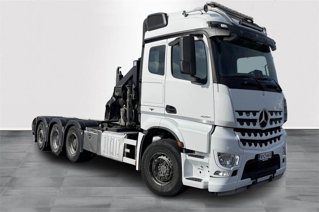 Mercedes-Benz Arocs 3251 8x4*4 - HMF 32 tm - Koukku - Crane truck: picture 2 Mercedes-Benz Arocs 3251 8x4*4 - HMF 32 tm - Koukku - Crane truck: picture 2