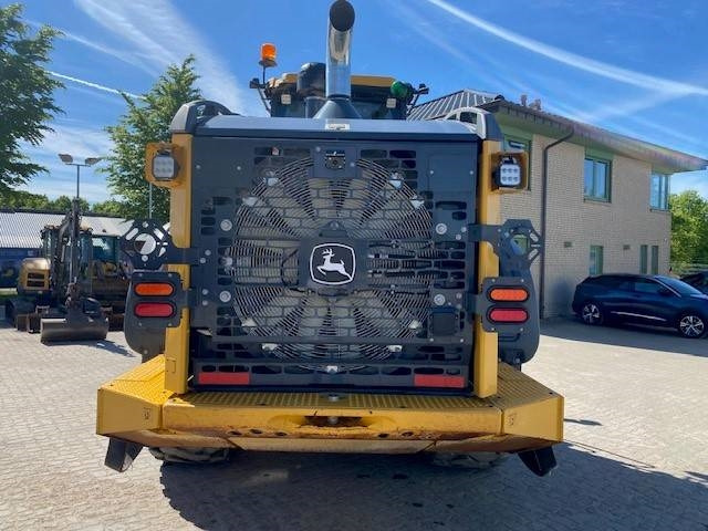 John Deere 744 P MIETE / RENTAL (12002125) - Wheel loader: picture 4 John Deere 744 P MIETE / RENTAL (12002125) - Wheel loader: picture 4